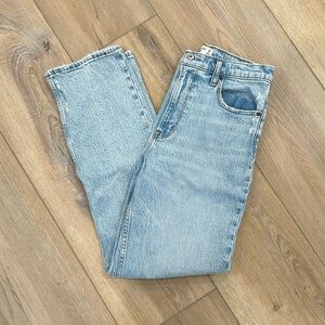 Abercrombie & Fitch The ‘90s Straight Ultra High Rise